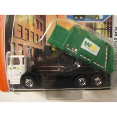 Mattel Matchbox 2009 Autocar ACX Garbage Truck Real Working Rig 1:64 Diecast Green WM Waste Management