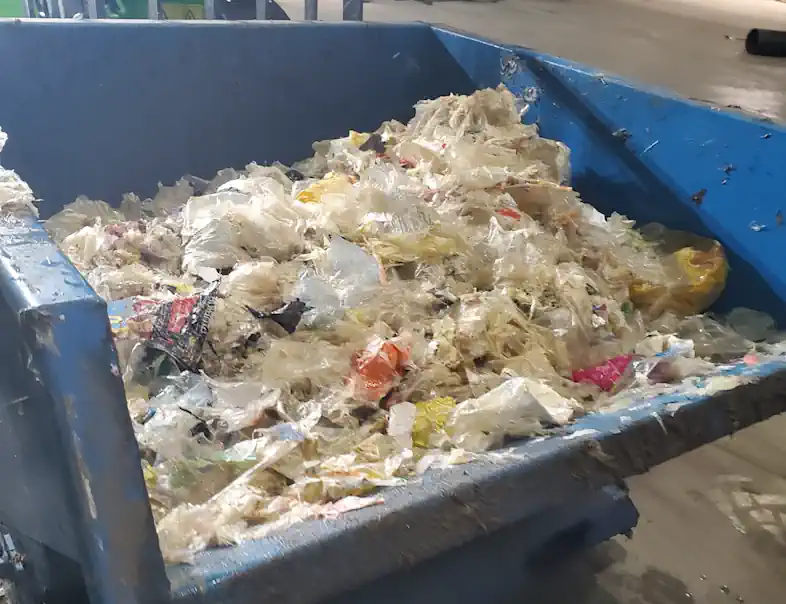 Clean plastic recyclables from SSO (Source Separated Organic Waste) Drycake Twister.